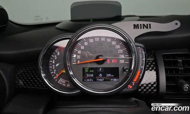 Mini Cooper Convertible 2018 2.0 автомат (гидро), миниатюра 11