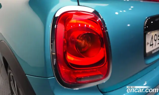 Mini Cooper Convertible 2018 2.0 автомат (гидро), миниатюра 9