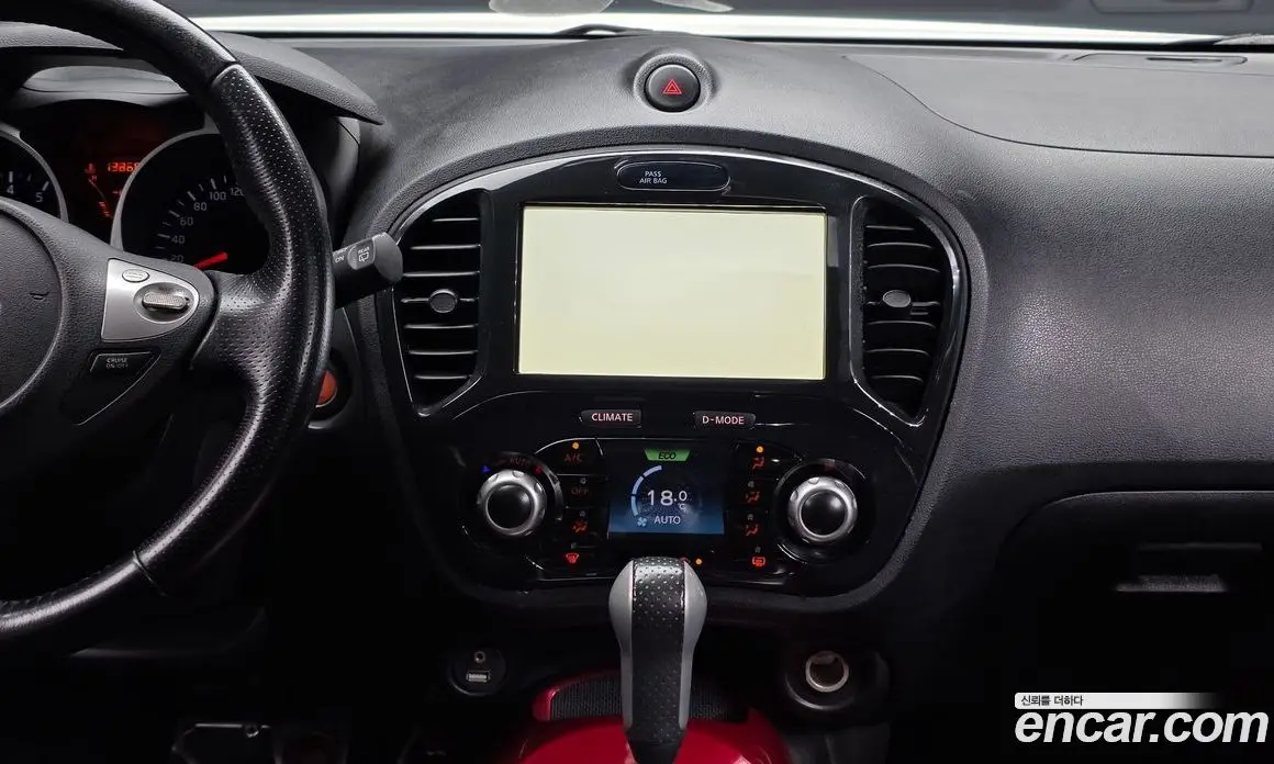 Nissan Juke 2014 1.6 автомат (гидро), фото 12