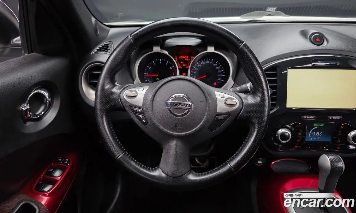 Nissan Juke 2014 1.6 автомат (гидро), фото 13