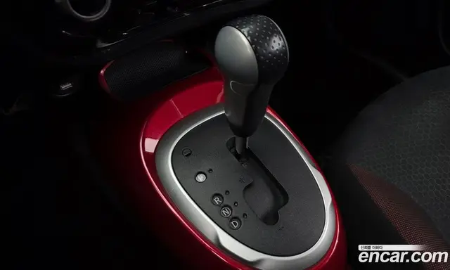 Nissan Juke 2014 1.6 автомат (гидро), миниатюра 9