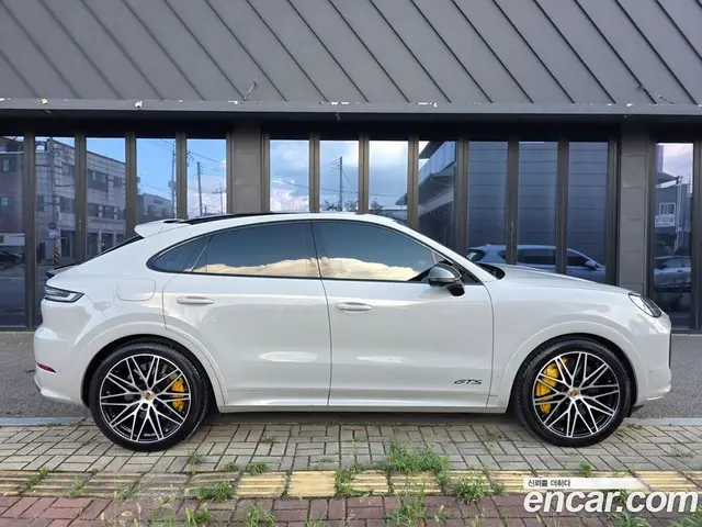 Porsche Cayenne 2025 4.0 автомат (гидро), миниатюра 3