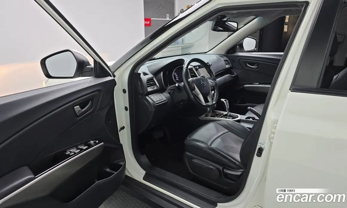 SsangYong TIBOLI 2018 1.6 автомат (гидро), фото 13
