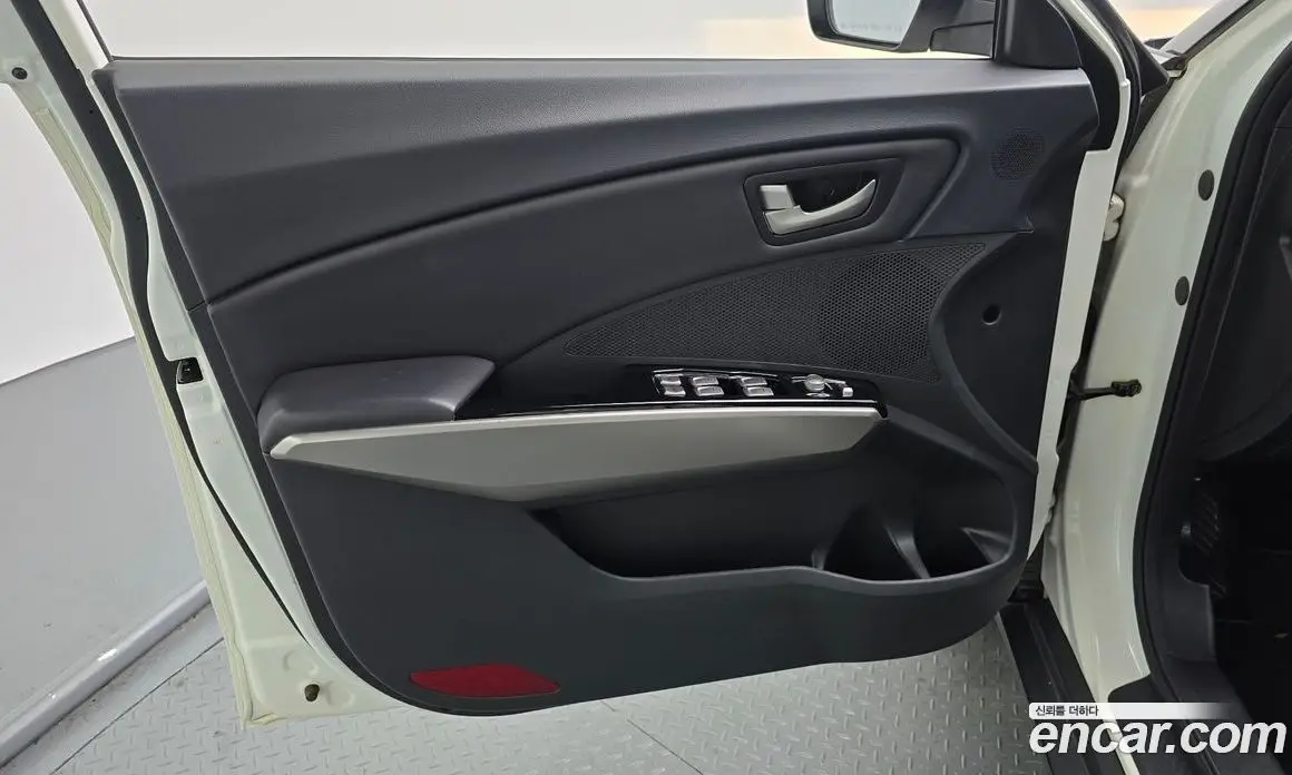 SsangYong TIBOLI 2018 1.6 автомат (гидро), фото 14