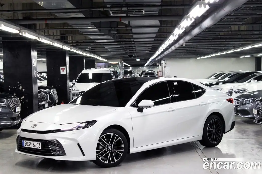 Toyota Camry 2026 2.5 автомат (гидро), фото 3