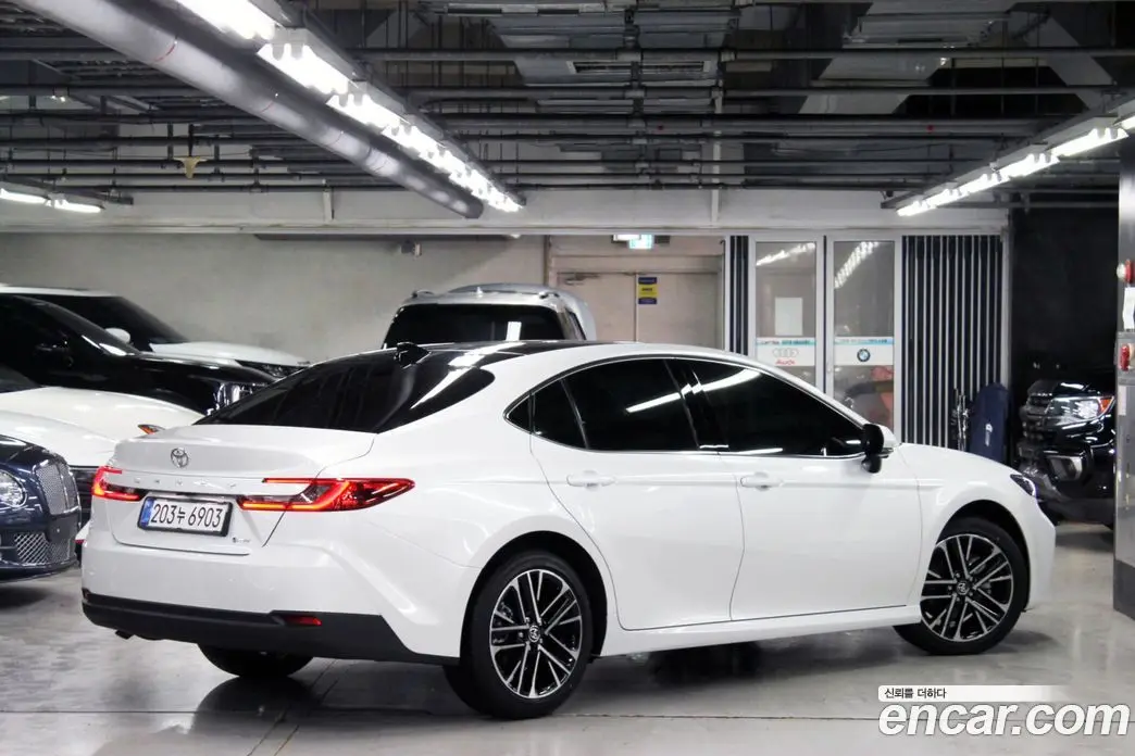 Toyota Camry 2026 2.5 автомат (гидро), фото 6