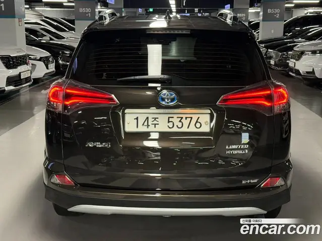 Toyota RAV4 2017 2.5 автомат (гидро), миниатюра 3