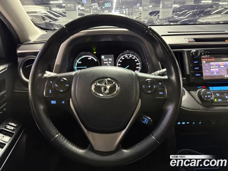 Toyota RAV4 2017 2.5 автомат (гидро), фото 8