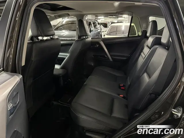 Toyota RAV4 2017 2.5 автомат (гидро), миниатюра 10