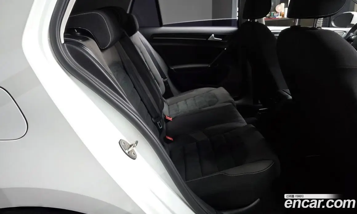 Volkswagen Golf 2015 1.6 автомат (гидро), фото 12