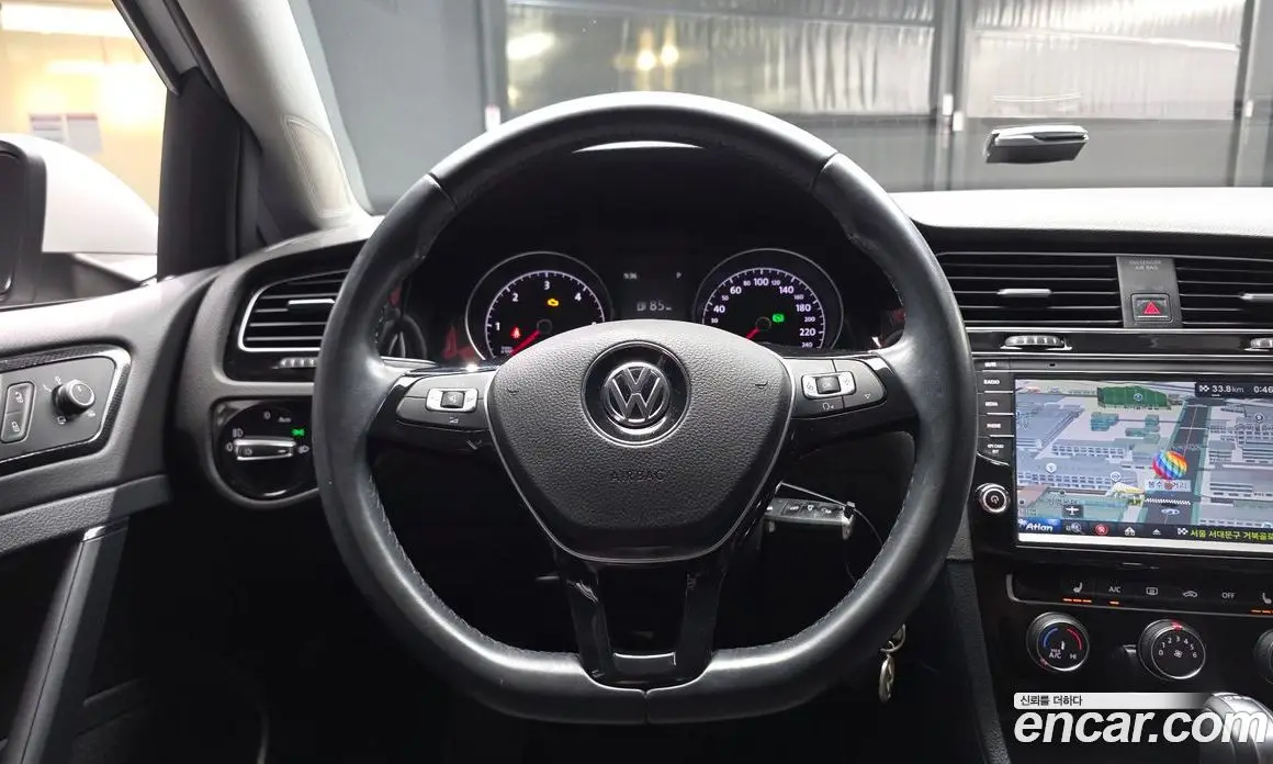 Volkswagen Golf 2015 1.6 автомат (гидро), фото 13