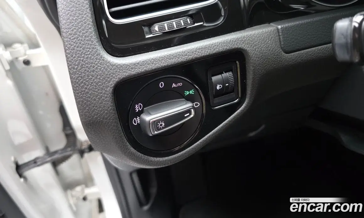 Volkswagen Golf 2015 1.6 автомат (гидро), фото 17