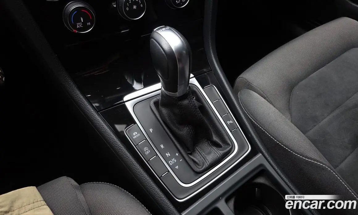 Volkswagen Golf 2015 1.6 автомат (гидро), фото 9