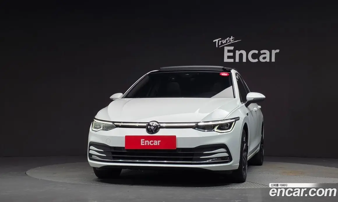 Volkswagen Golf 2023 2.0 автомат (гидро), фото 3