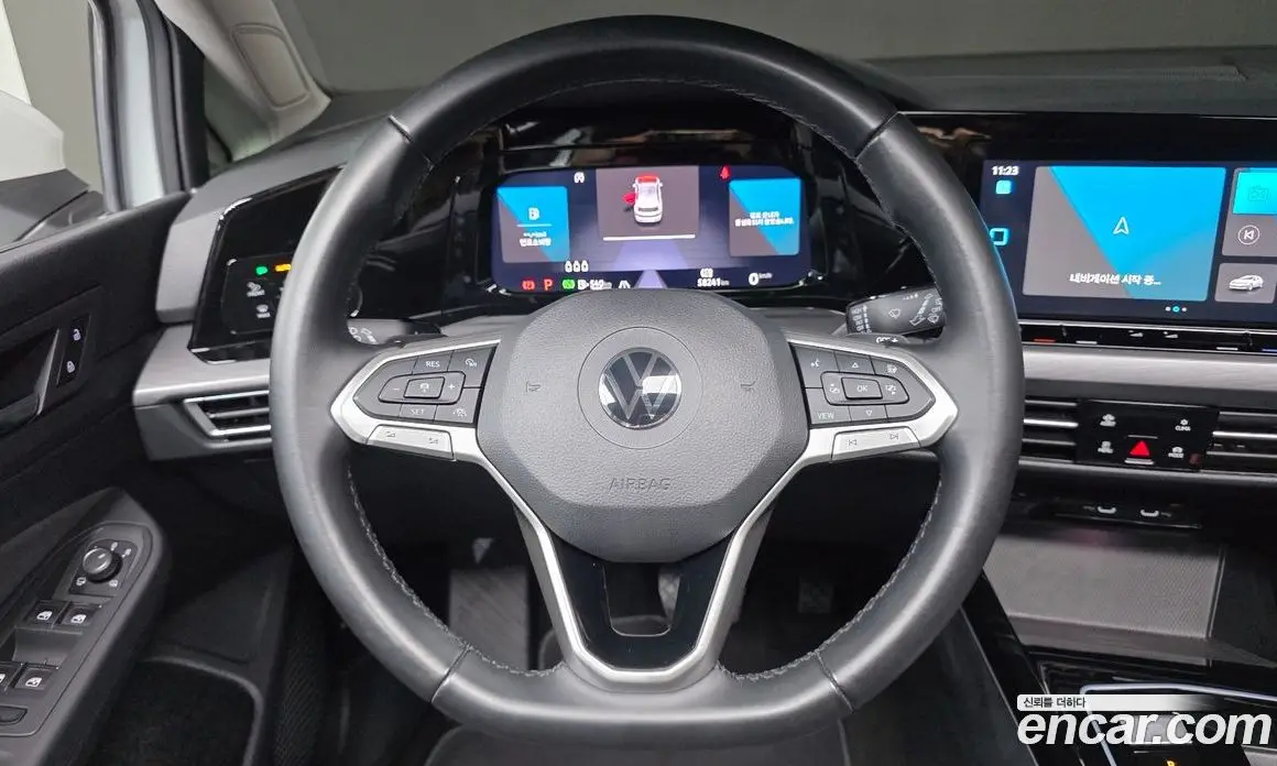 Volkswagen Golf 2023 2.0 автомат (гидро), фото 22