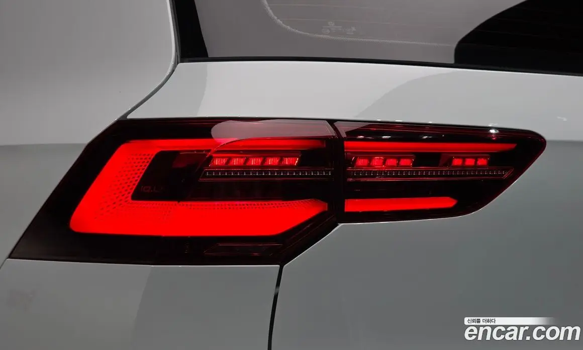 Volkswagen Golf 2023 2.0 автомат (гидро), фото 9