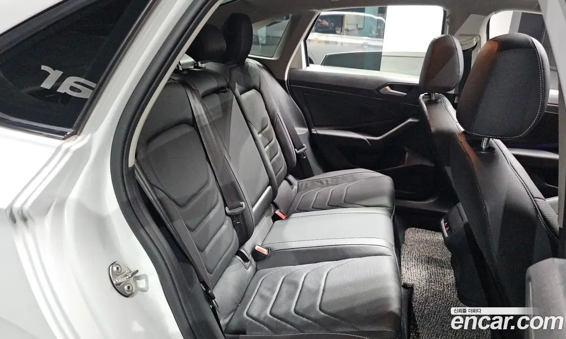 Volkswagen Jetta 2021 1.4 автомат (гидро), фото 17