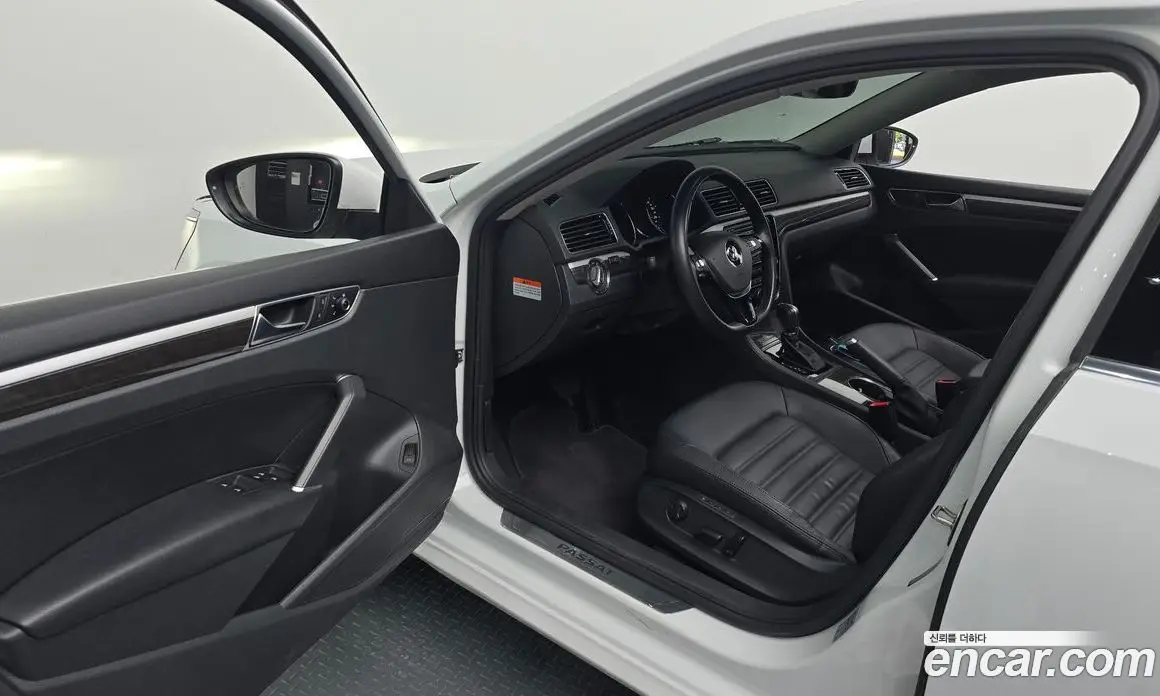Volkswagen Passat 2018 2.0 автомат (гидро), фото 13