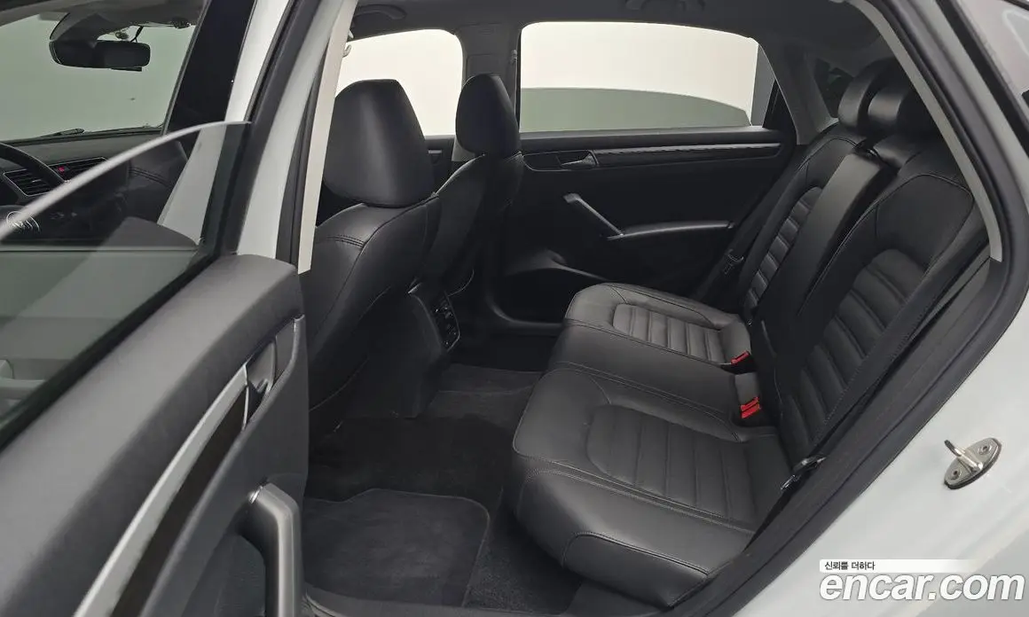 Volkswagen Passat 2018 2.0 автомат (гидро), фото 18