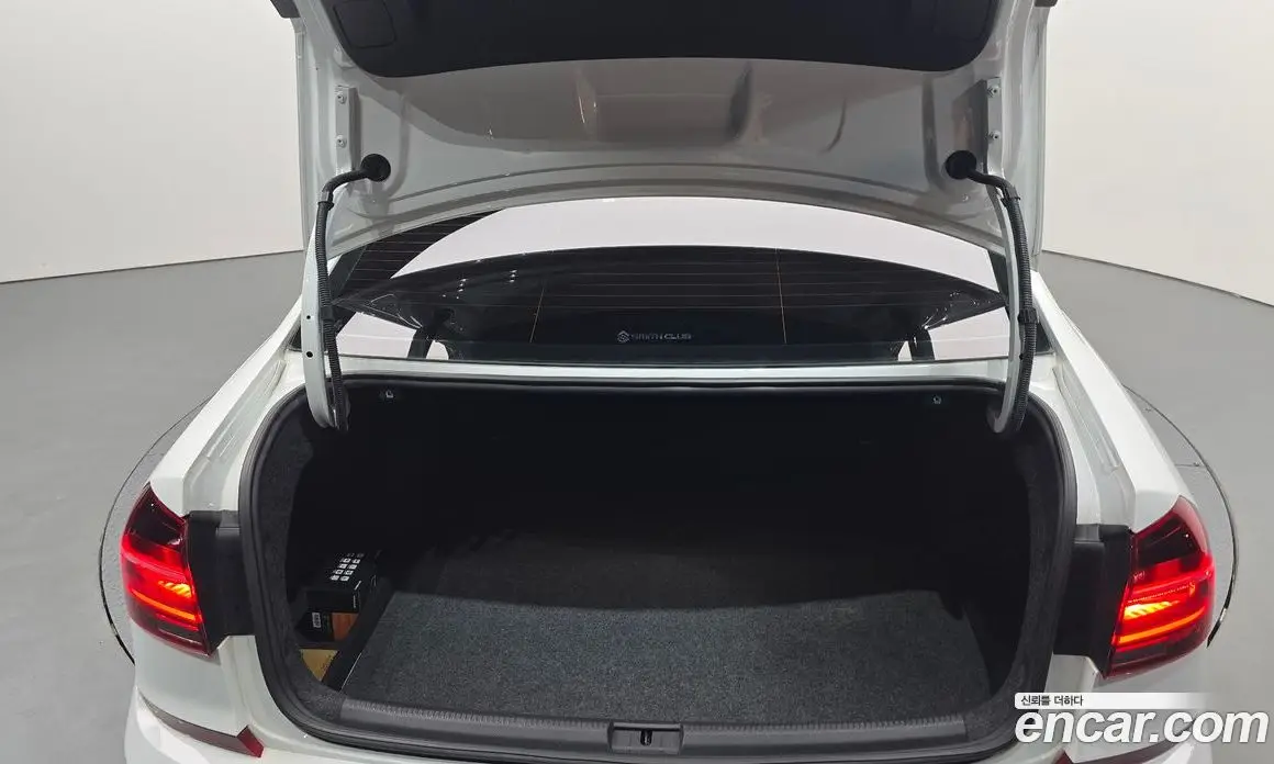 Volkswagen Passat 2018 2.0 автомат (гидро), фото 26