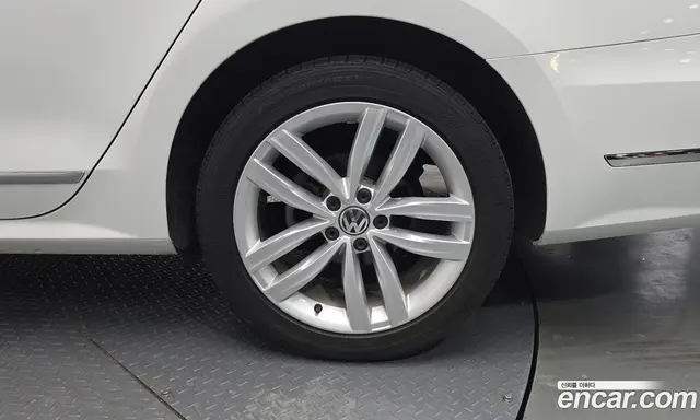 Volkswagen Passat 2018 2.0 автомат (гидро), миниатюра 7