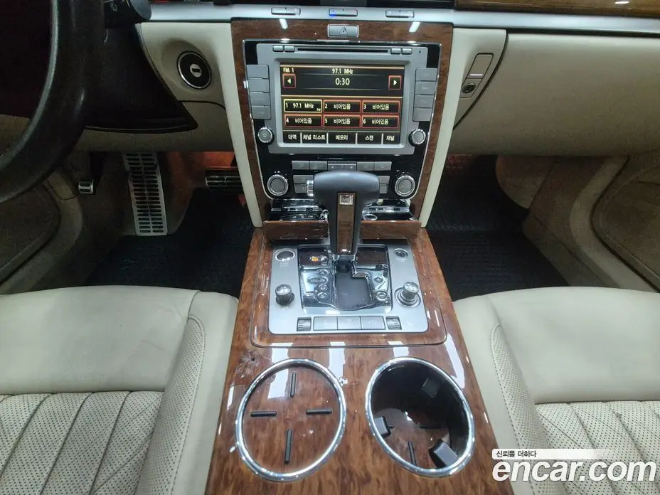 Volkswagen Phaeton 2011 3.0 автомат (гидро), фото 12 Volkswagen Phaeton 2011 3.0 автомат (гидро), фото 12