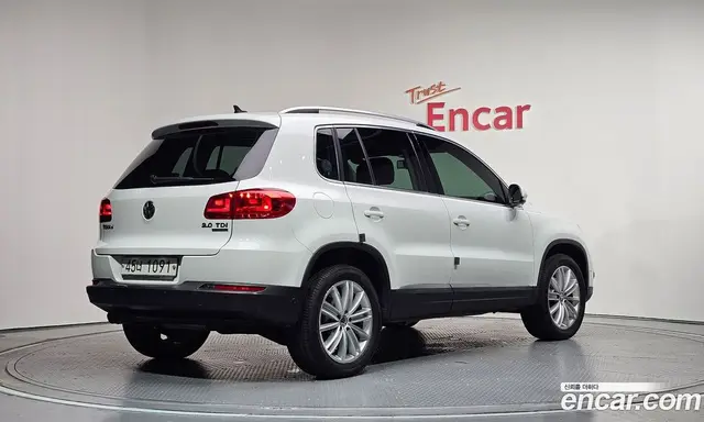Volkswagen Tiguan 2014 2.0 автомат (гидро), миниатюра 2