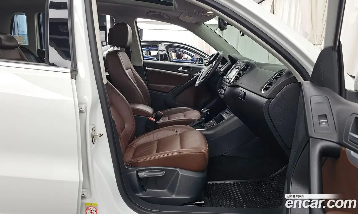 Volkswagen Tiguan 2014 2.0 автомат (гидро), фото 11
