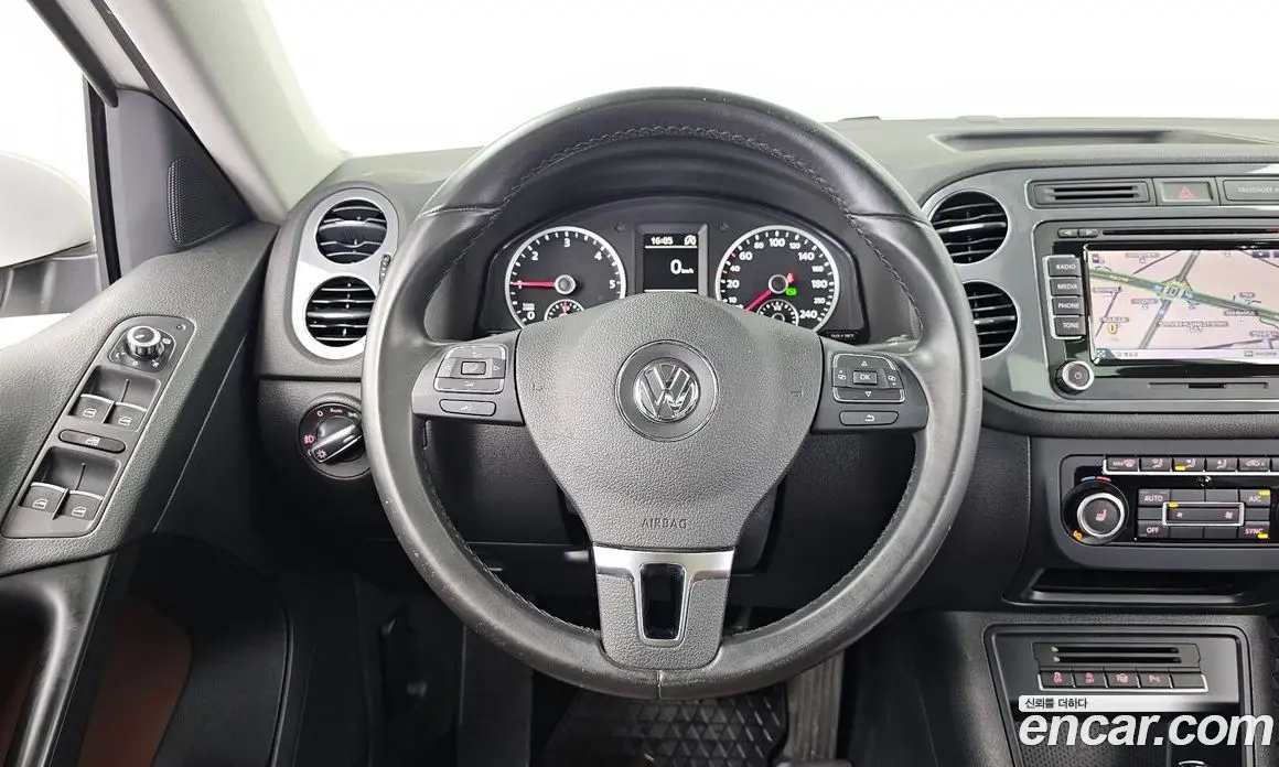 Volkswagen Tiguan 2014 2.0 автомат (гидро), фото 13