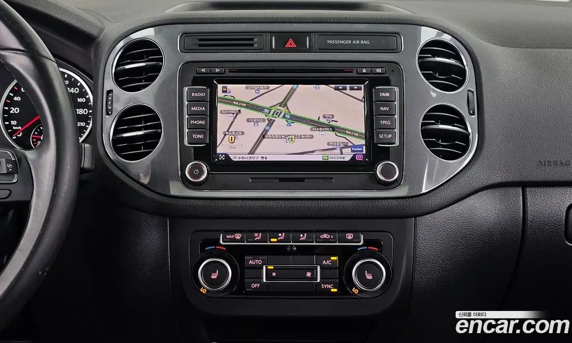 Volkswagen Tiguan 2014 2.0 автомат (гидро), фото 14