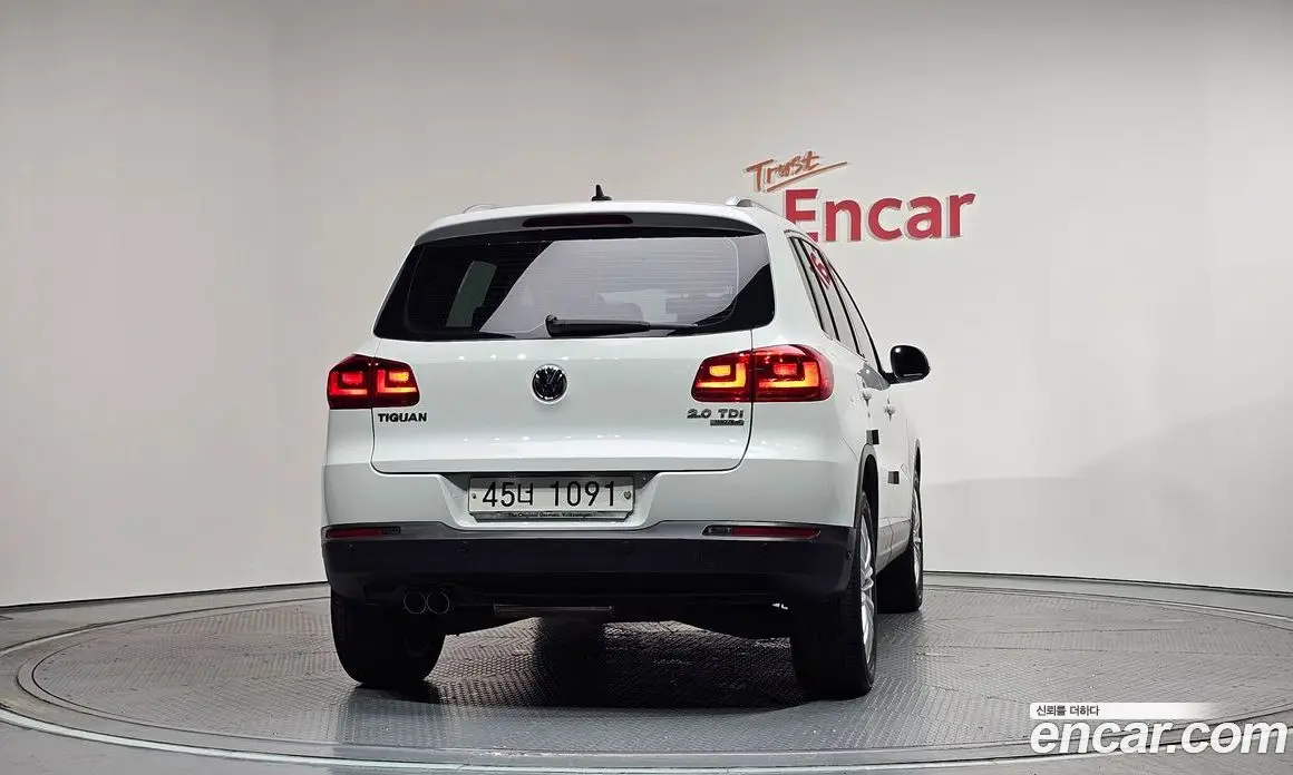 Volkswagen Tiguan 2014 2.0 автомат (гидро), фото 4