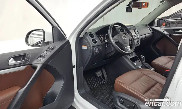 Volkswagen Tiguan 2014 2.0 автомат (гидро), миниатюра 10