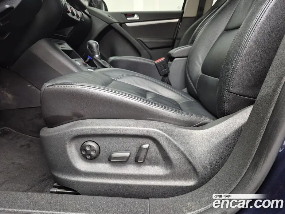 Volkswagen Tiguan 2015 2.0 автомат (гидро), фото 12