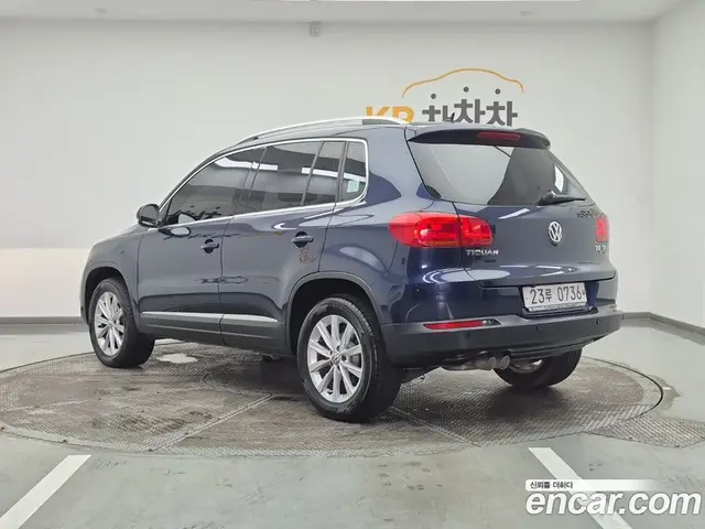 Volkswagen Tiguan 2015 2.0 автомат (гидро), миниатюра 3