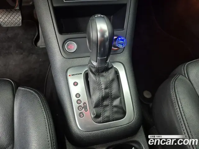 Volkswagen Tiguan 2015 2.0 автомат (гидро), миниатюра 9