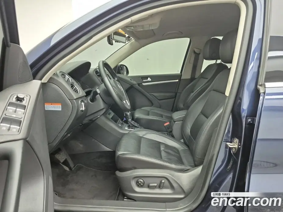 Volkswagen Tiguan 2015 2.0 автомат (гидро), фото 10