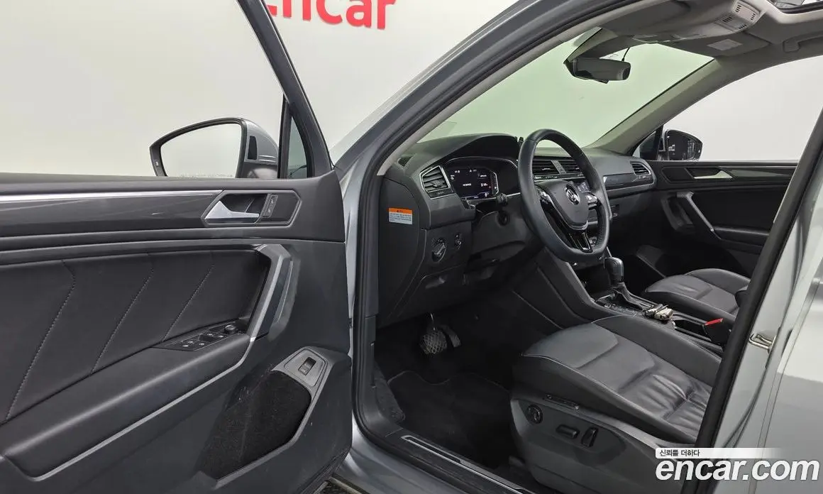 Volkswagen Tiguan 2020 2.0 автомат (гидро), фото 13