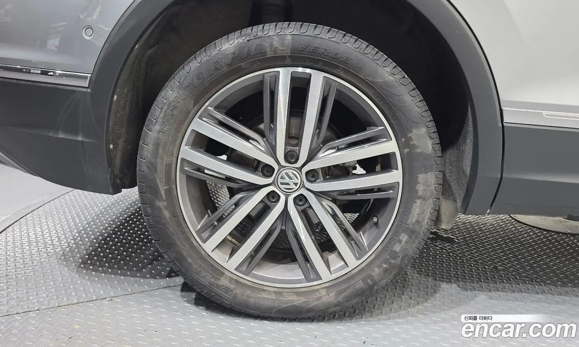 Volkswagen Tiguan 2020 2.0 автомат (гидро), фото 5