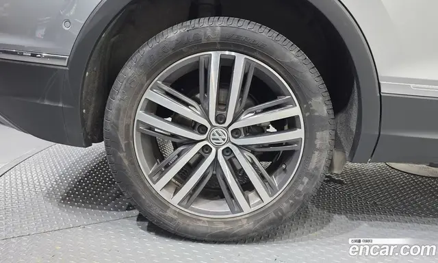 Volkswagen Tiguan 2020 2.0 автомат (гидро), миниатюра 5
