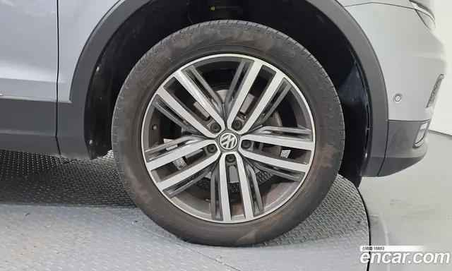Volkswagen Tiguan 2020 2.0 автомат (гидро), миниатюра 7