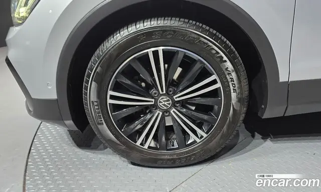 Volkswagen Tiguan 2022 2.0 автомат (гидро), миниатюра 5
