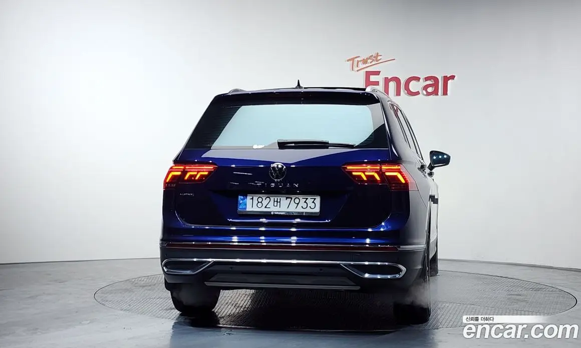 Volkswagen Tiguan 2023 2.0 автомат (гидро), фото 4 Volkswagen Tiguan 2023 2.0 автомат (гидро), фото 4