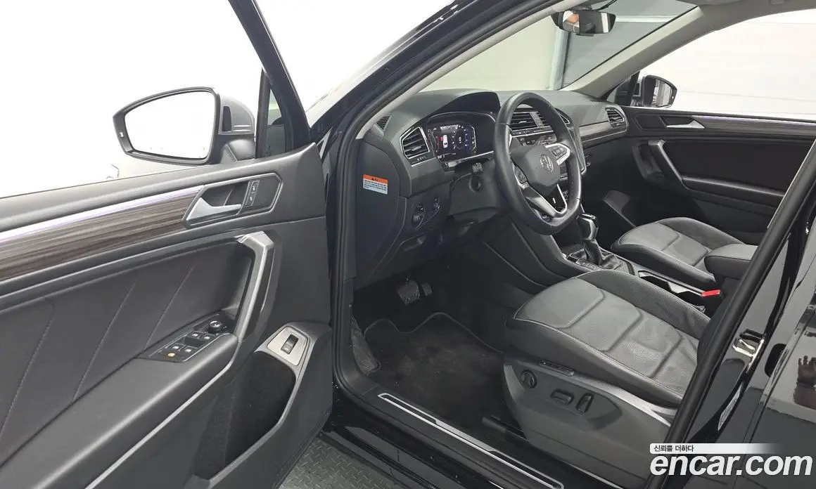 Volkswagen Tiguan 2023 2.0 автомат (гидро), фото 13