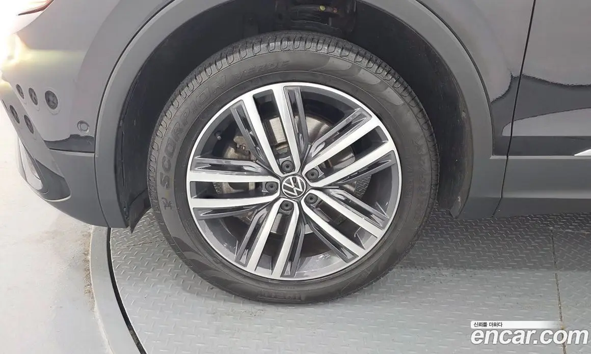 Volkswagen Tiguan 2023 2.0 автомат (гидро), фото 5