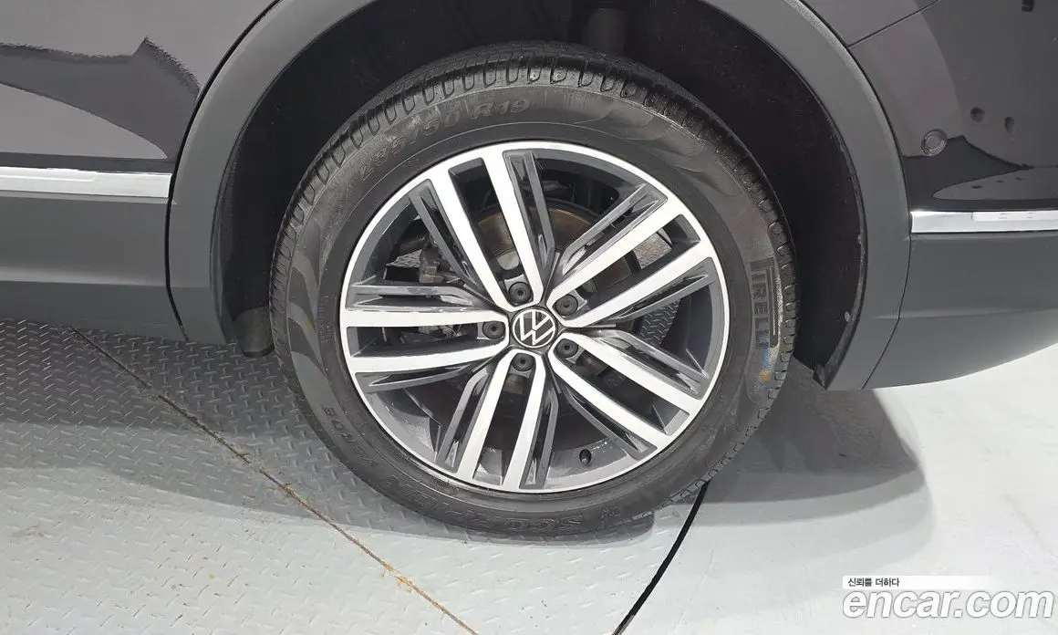 Volkswagen Tiguan 2023 2.0 автомат (гидро), фото 7