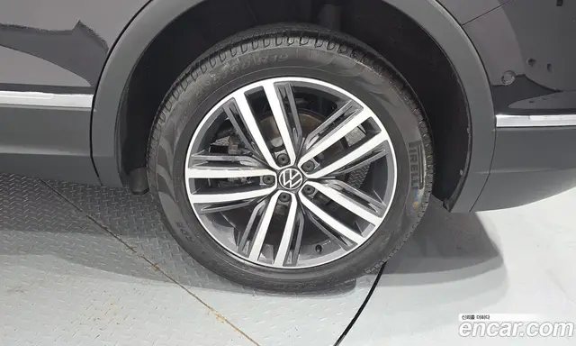 Volkswagen Tiguan 2023 2.0 автомат (гидро), миниатюра 7