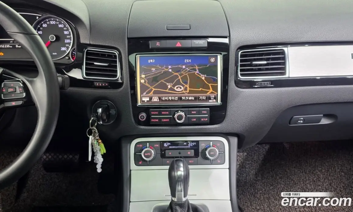 Volkswagen Touareg 2012 3.0 автомат (гидро), фото 14