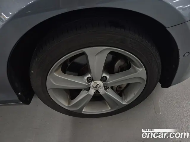 Volvo V40 2018 2.0 автомат (гидро), миниатюра 5