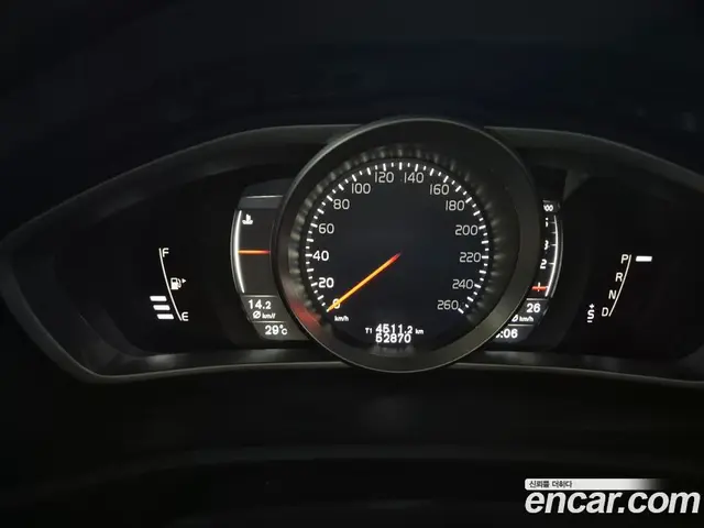 Volvo V40 2018 2.0 автомат (гидро), миниатюра 10