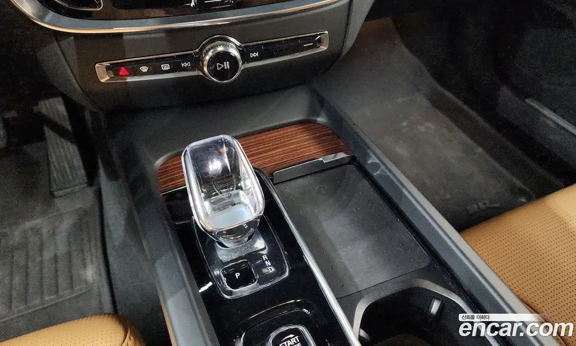 Volvo V60 2024 2.0 автомат (гидро), фото 12